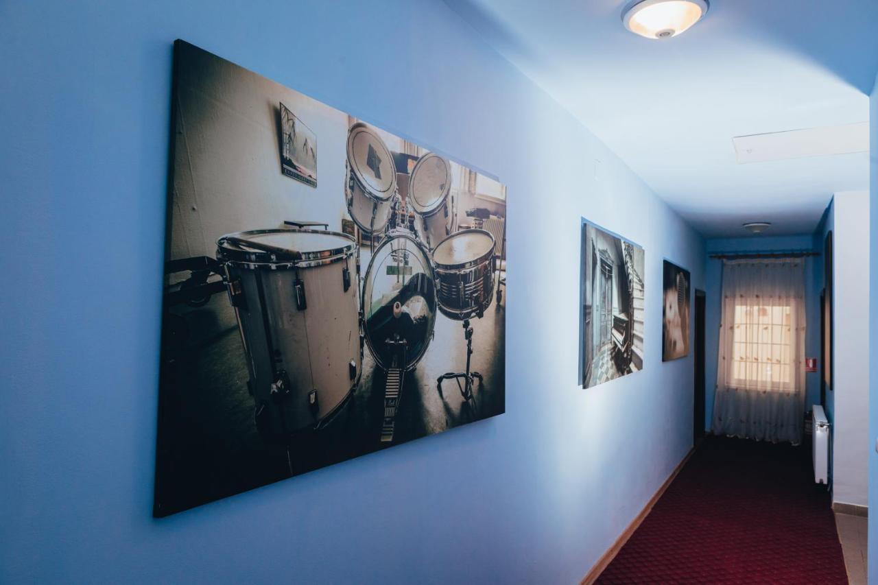 Guitar - Camere De Inchiriat Сібіу Екстер'єр фото